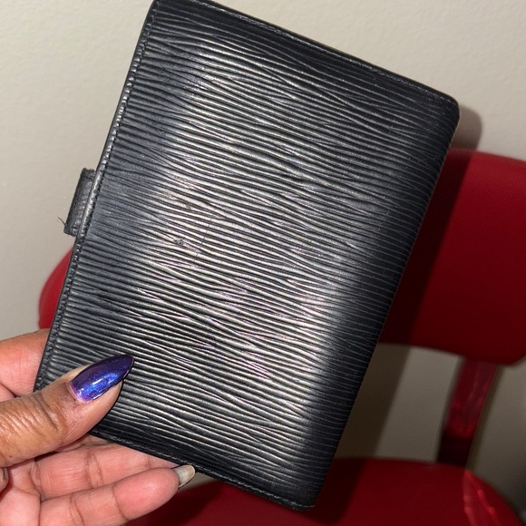 Authentic black EPI  Louis Vuitton agenda / passport holder with COA - Picture 9 of 17